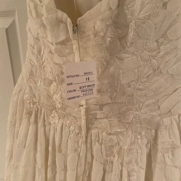 GALINA Lace Wedding Ball Gown with pockets NWT - Picture 11 of 16